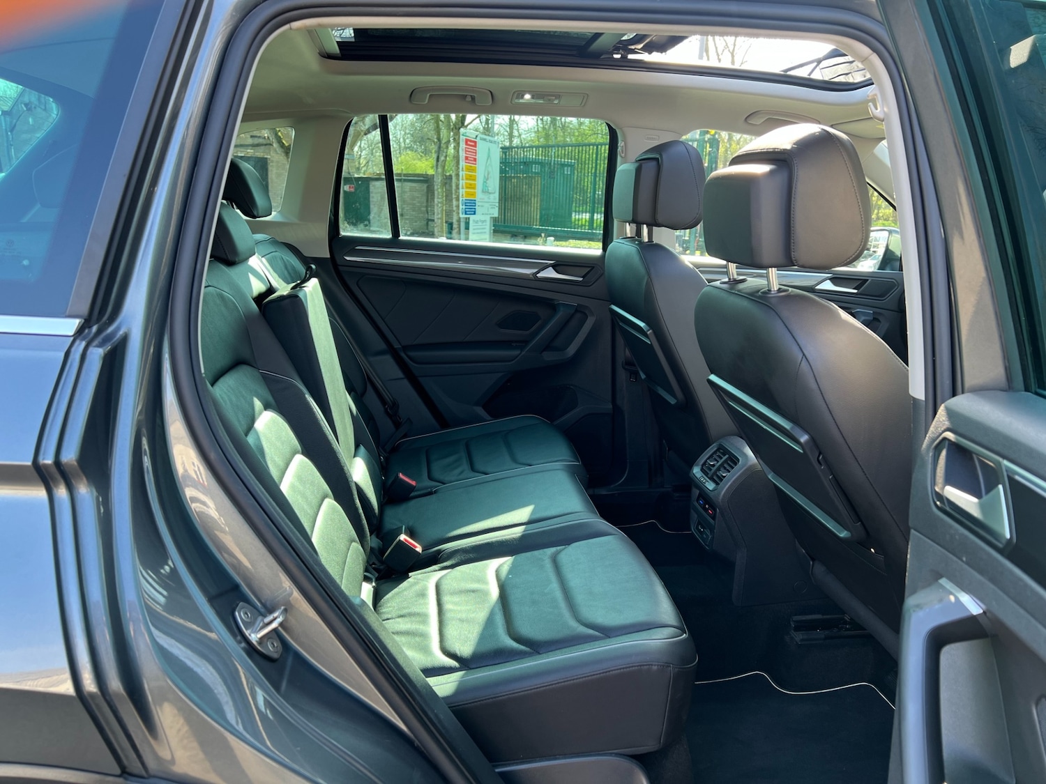 Used Volkswagen Tiguan 2019 for sale - 77950961: Photo 31