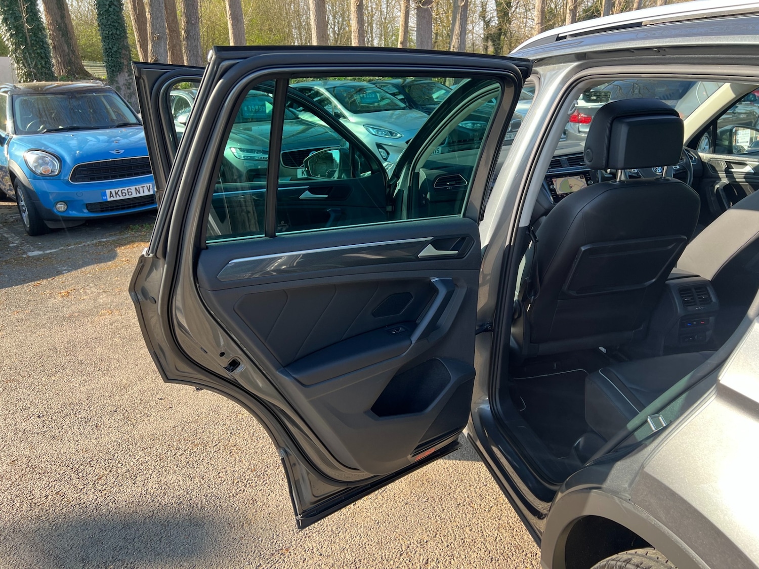 Used Volkswagen Tiguan 2019 for sale - 77950961: Photo 38