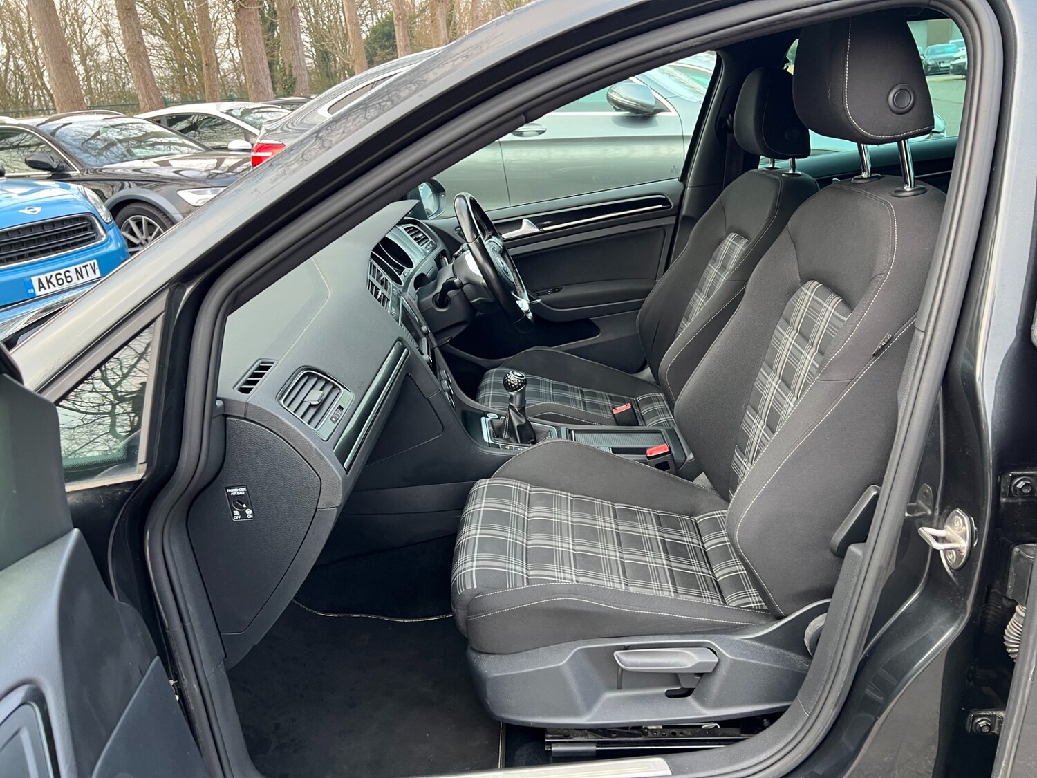 Used Volkswagen Golf 2016 for sale - 77759614: Photo 24