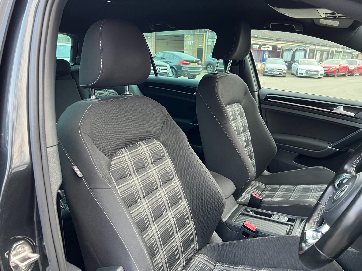 Used Volkswagen Golf 2016 for sale - 77759614: Photo 27