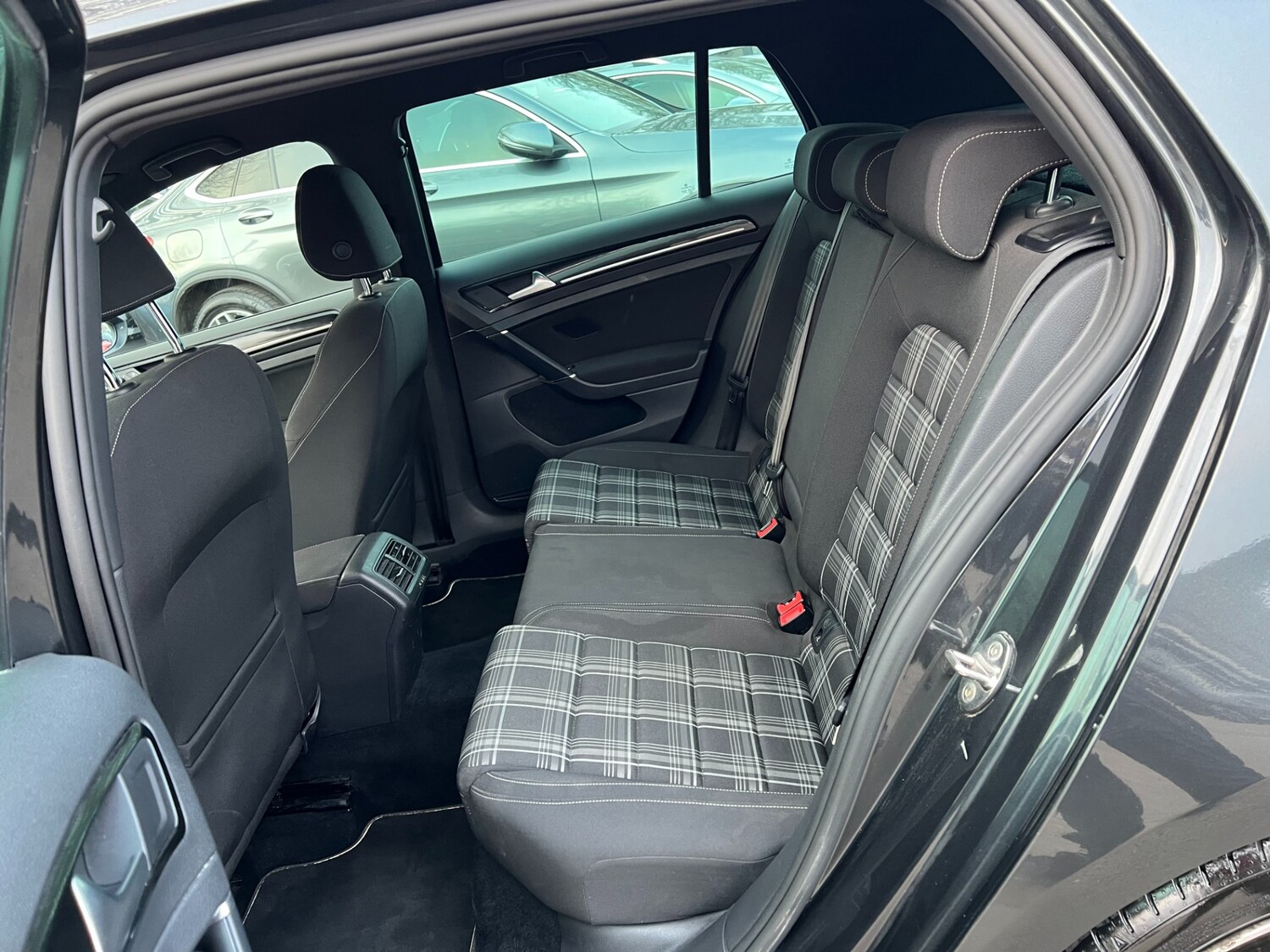 Used Volkswagen Golf 2016 for sale - 77759614: Photo 32