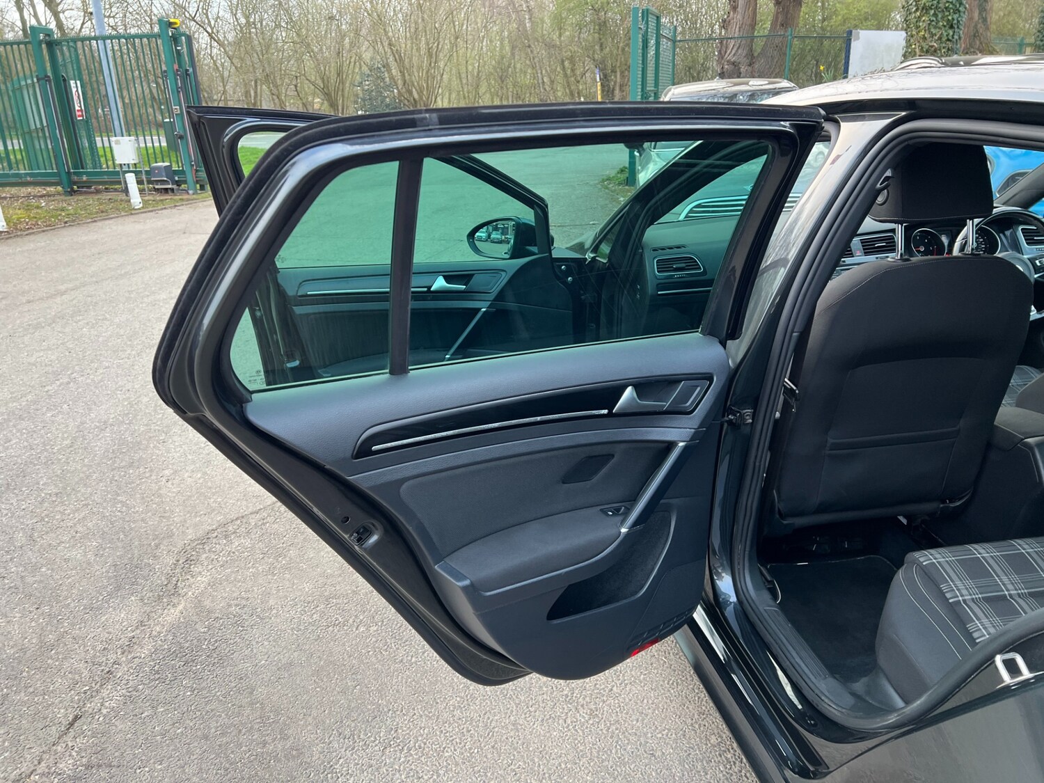 Used Volkswagen Golf 2016 for sale - 77759614: Photo 35