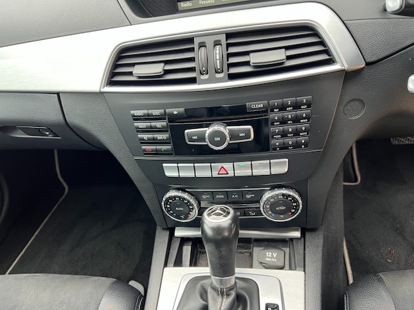 Used Mercedes-Benz C Class 2015 for sale - 76263610: Photo 25