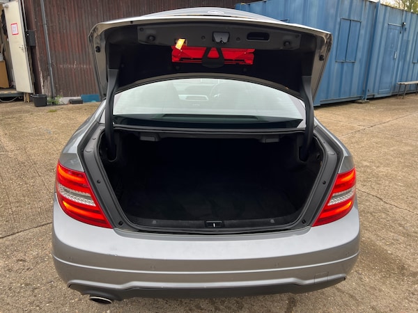 Used Mercedes-Benz C Class 2015 for sale - 76263610: Photo 8