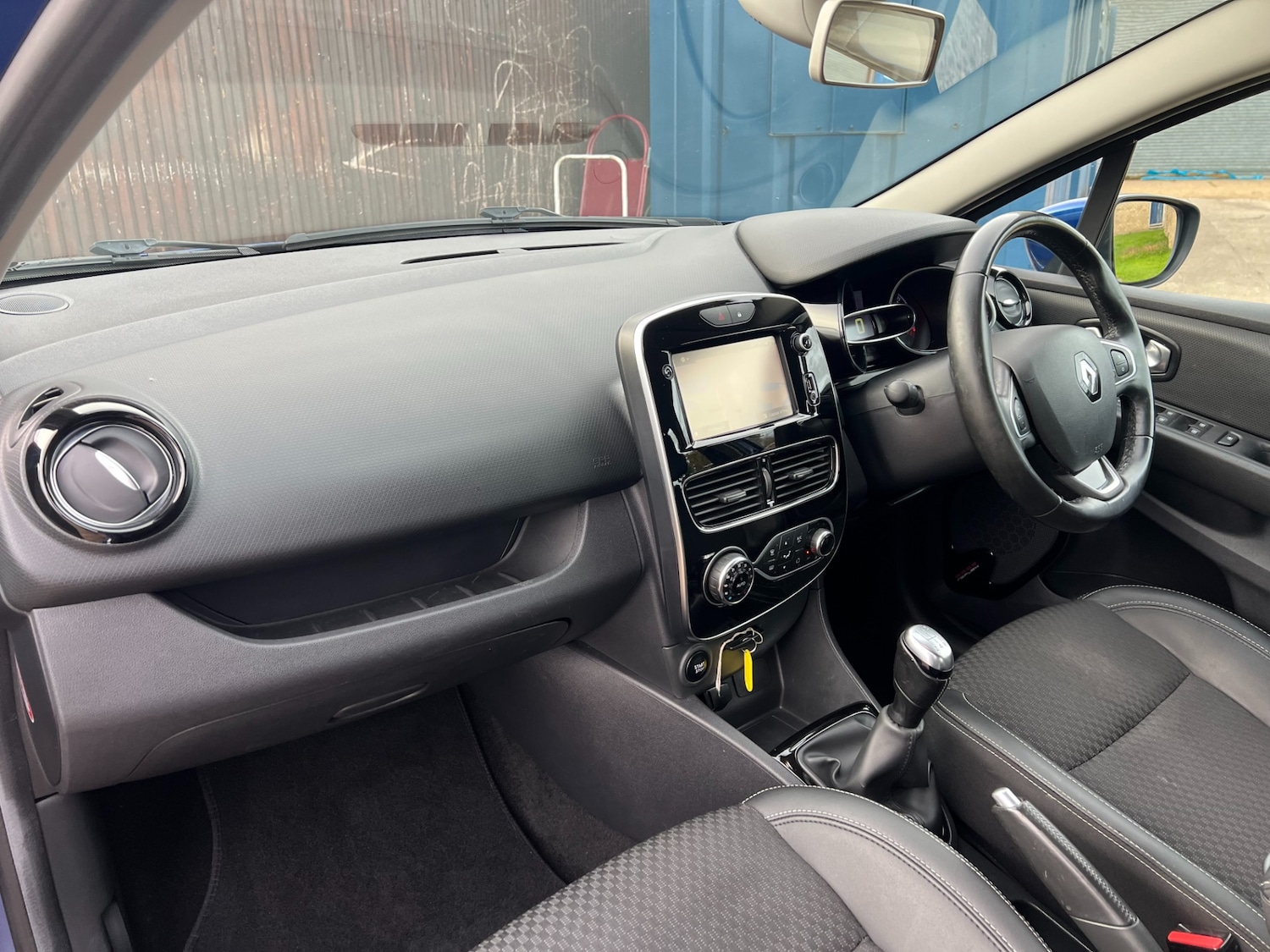 Used Renault Clio 2017 for sale - 76344281: Photo 12