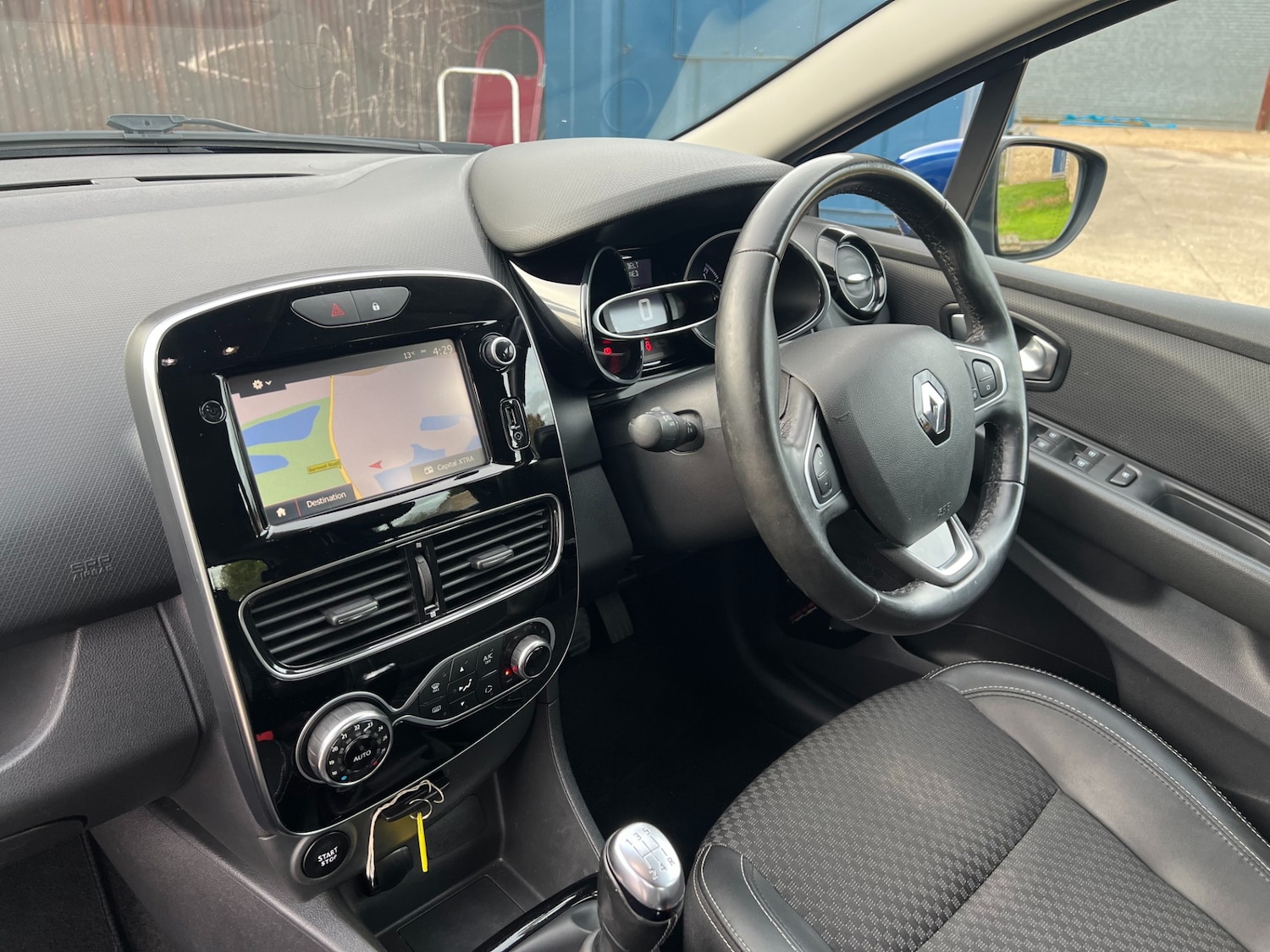 Used Renault Clio 2017 for sale - 76344281: Photo 14
