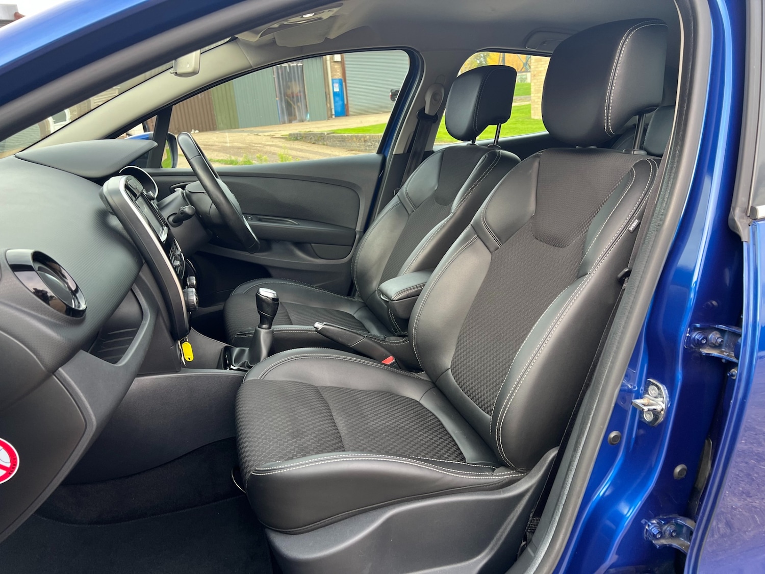 Used Renault Clio 2017 for sale - 76344281: Photo 23