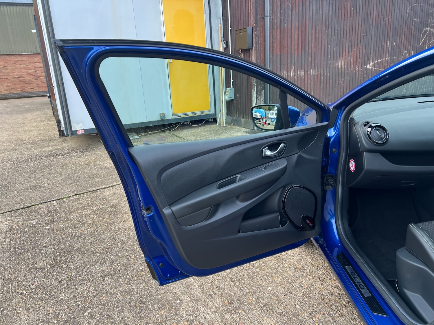 Used Renault Clio 2017 for sale - 76344281: Photo 26