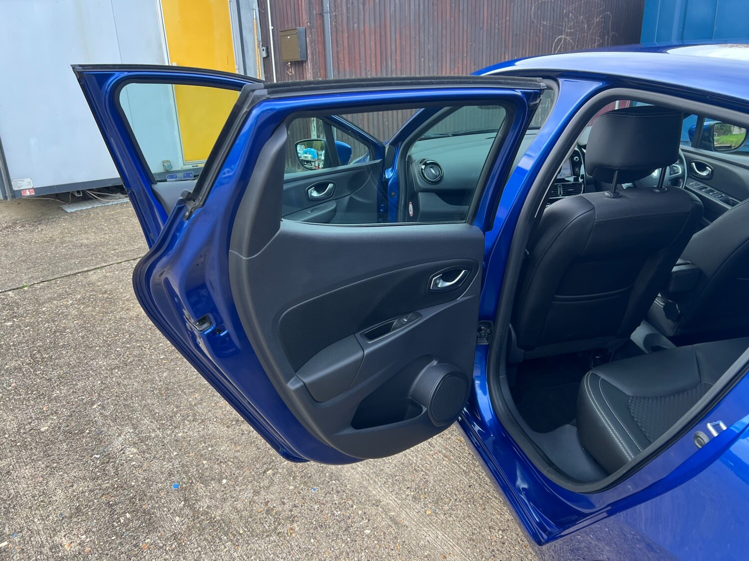 Used Renault Clio 2017 for sale - 76344281: Photo 27