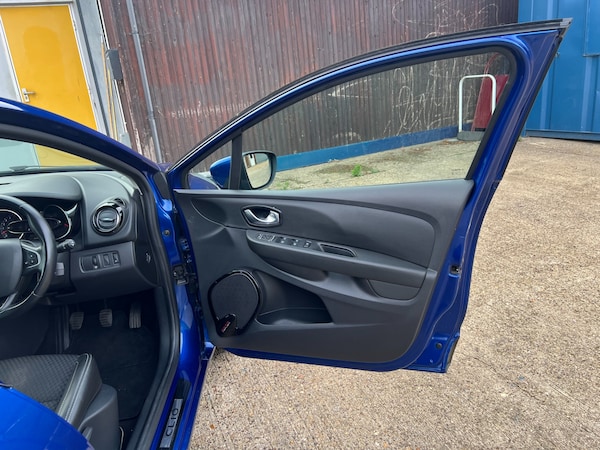 Used Renault Clio 2017 for sale - 76344281: Photo 28