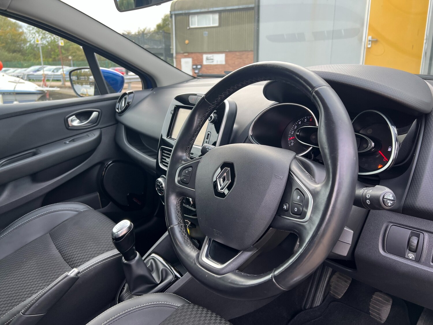 Used Renault Clio 2017 for sale - 76344281: Photo 30