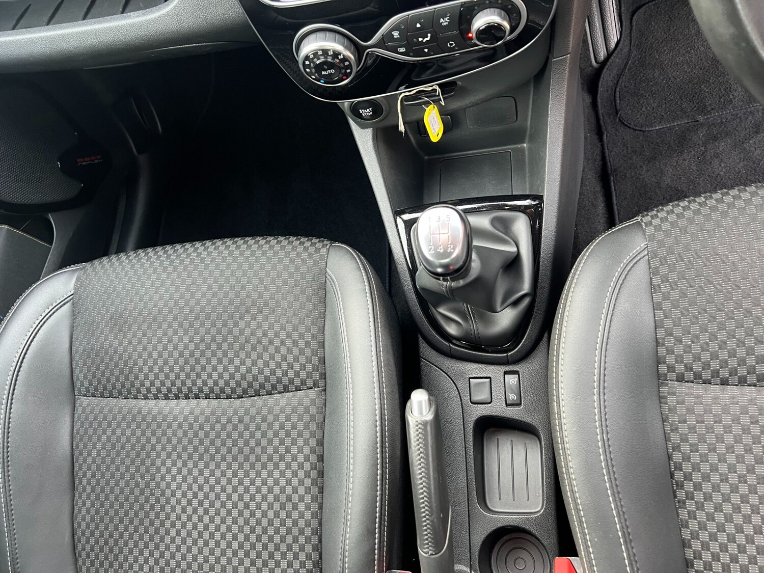 Used Renault Clio 2017 for sale - 76344281: Photo 33