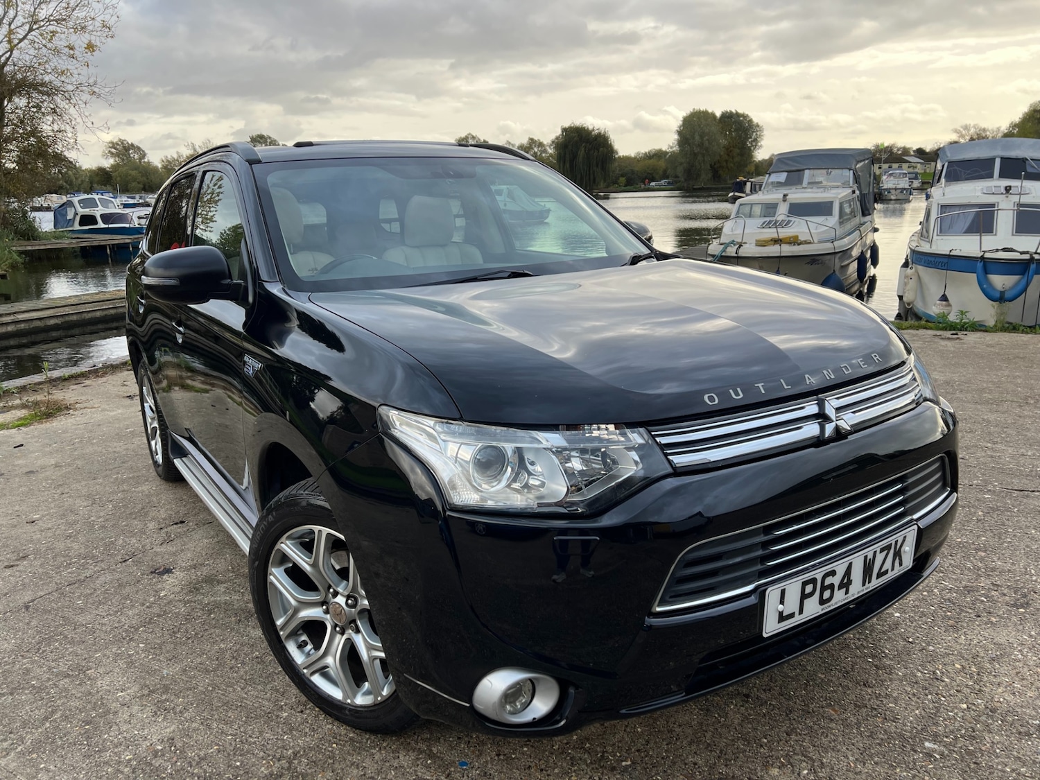 Used Mitsubishi Outlander 2015 for sale - 76393453: Photo 1