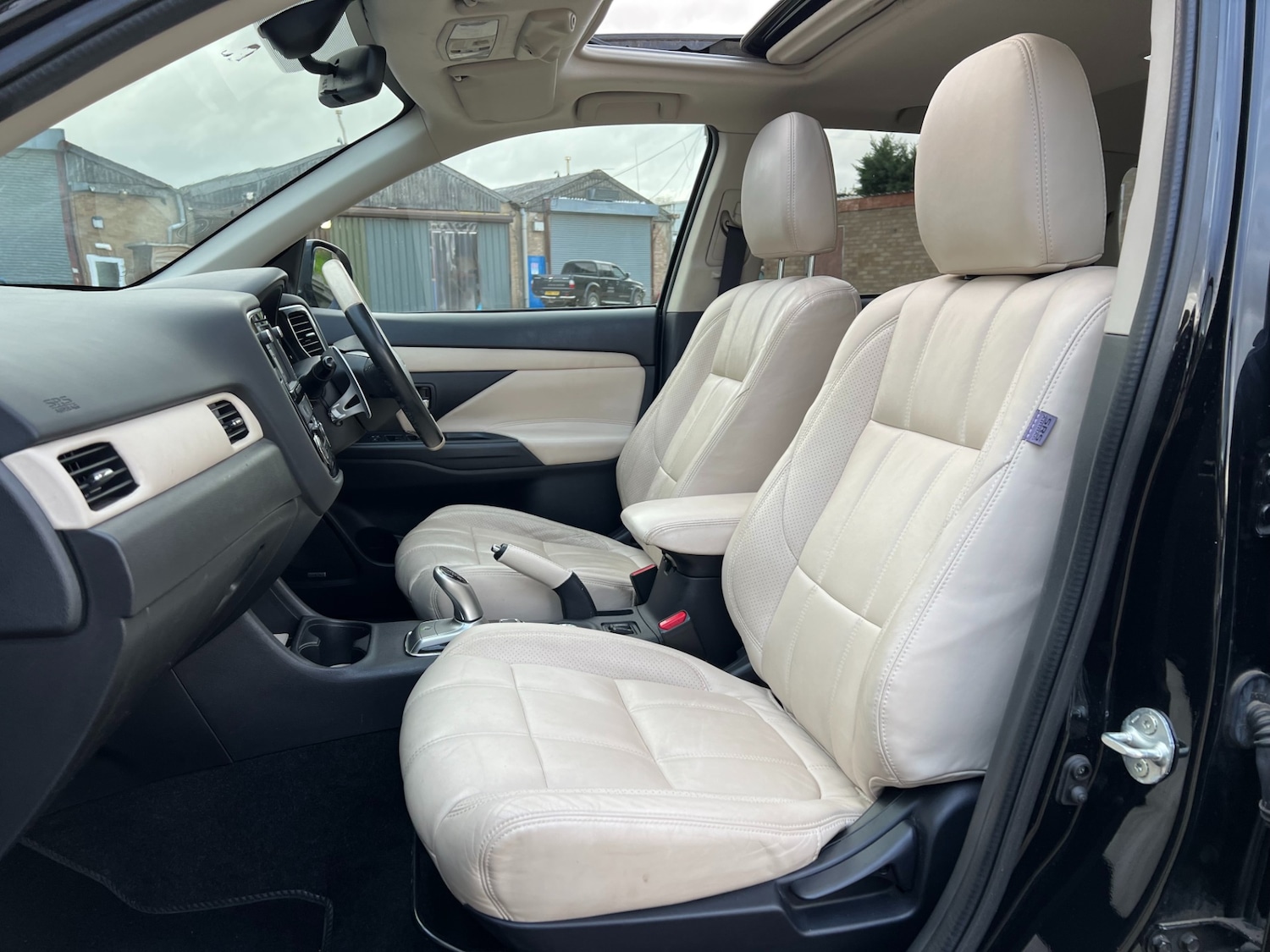 Used Mitsubishi Outlander 2015 for sale - 76393453: Photo 15