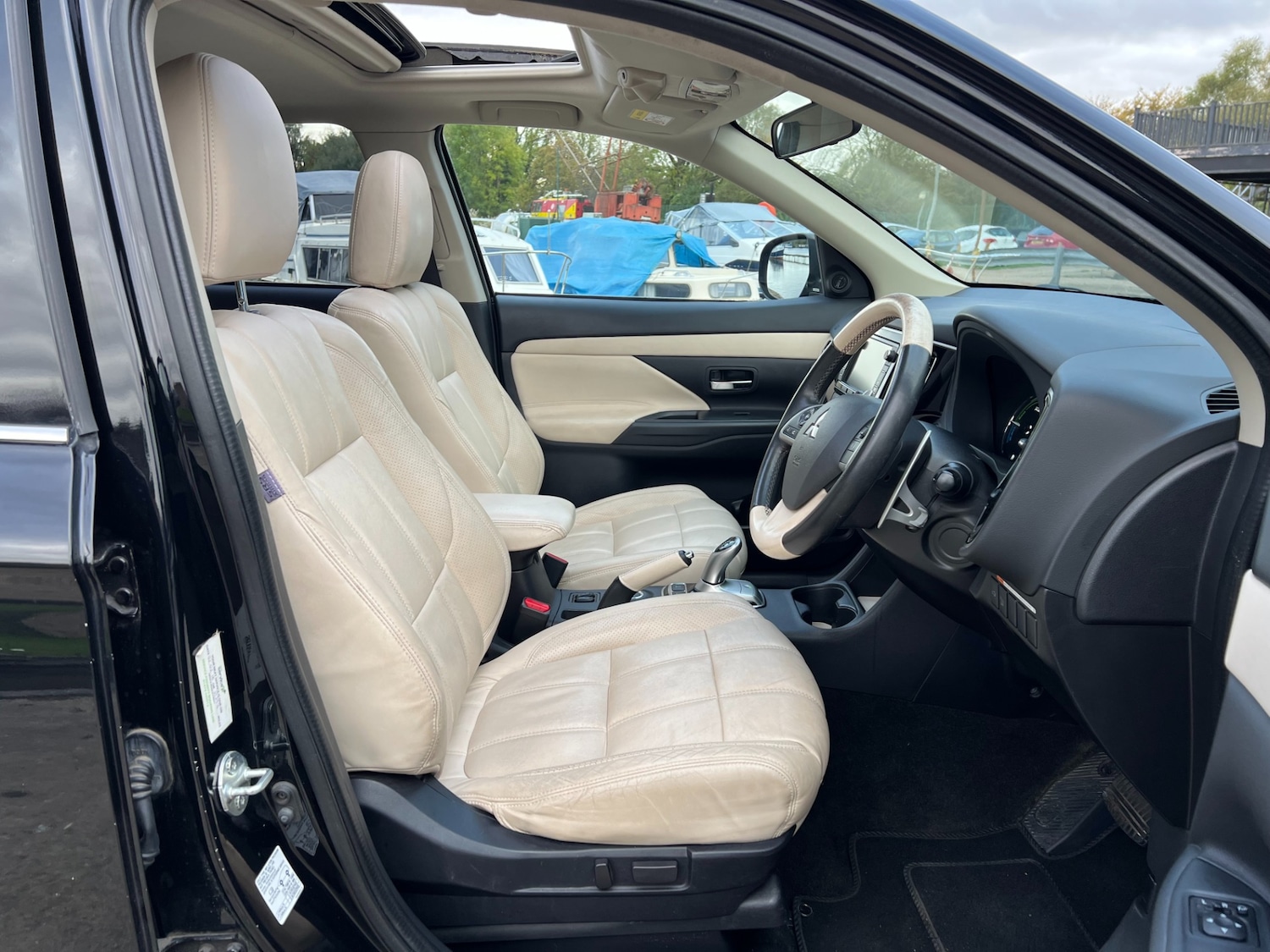 Used Mitsubishi Outlander 2015 for sale - 76393453: Photo 16