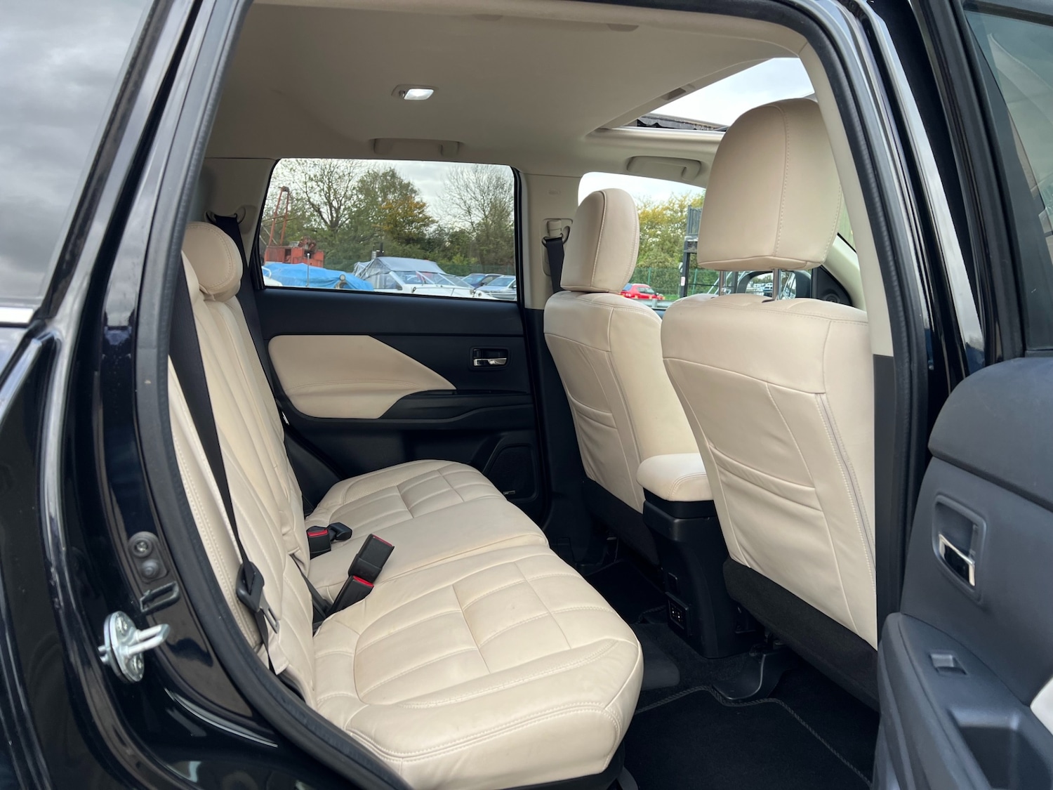 Used Mitsubishi Outlander 2015 for sale - 76393453: Photo 17