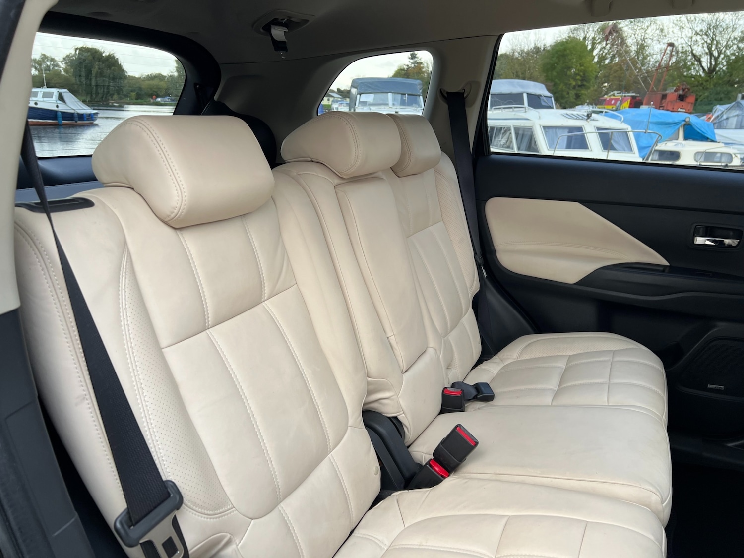 Used Mitsubishi Outlander 2015 for sale - 76393453: Photo 18