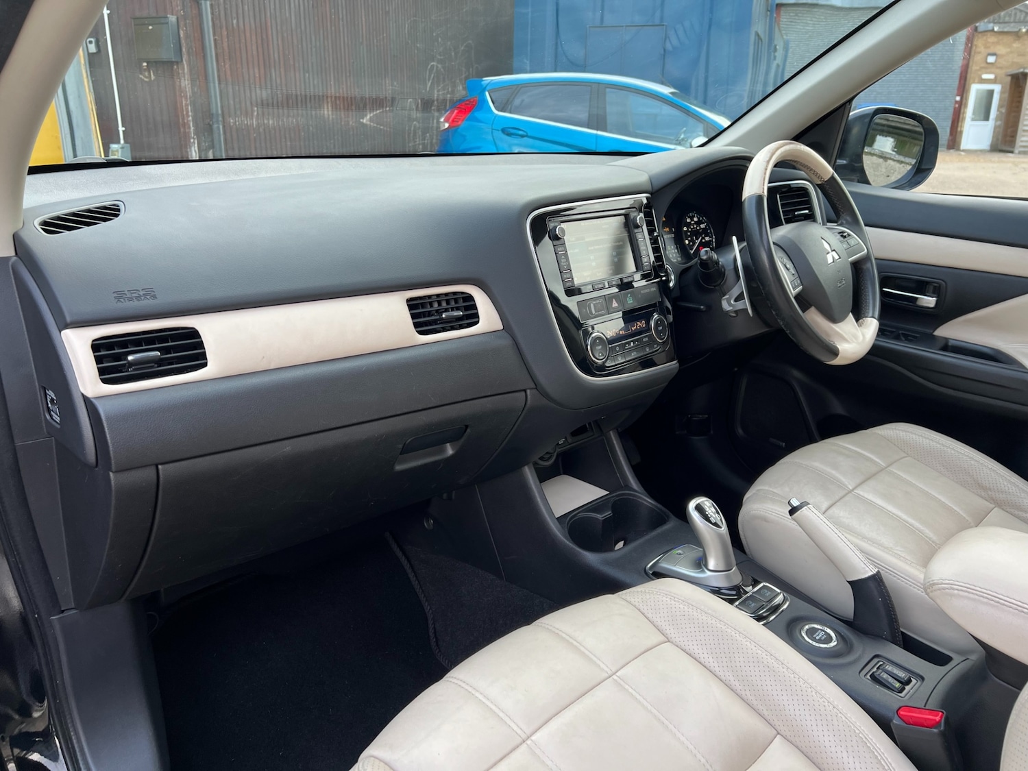 Used Mitsubishi Outlander 2015 for sale - 76393453: Photo 23