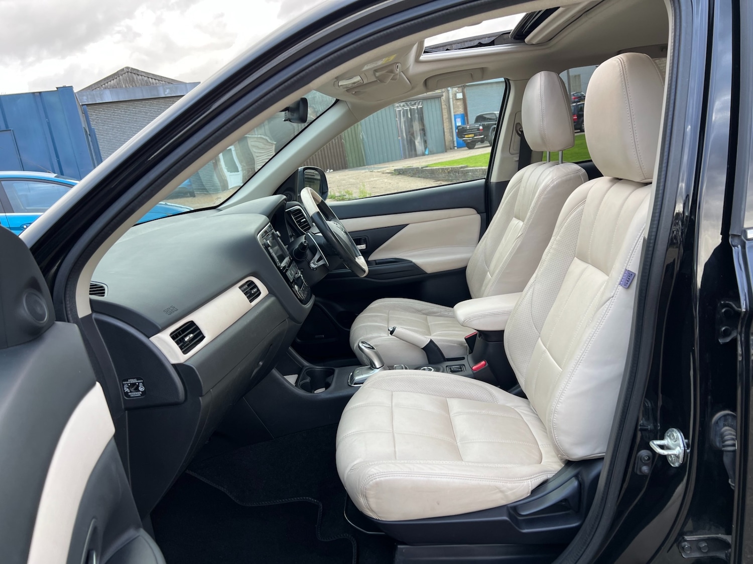 Used Mitsubishi Outlander 2015 for sale - 76393453: Photo 24