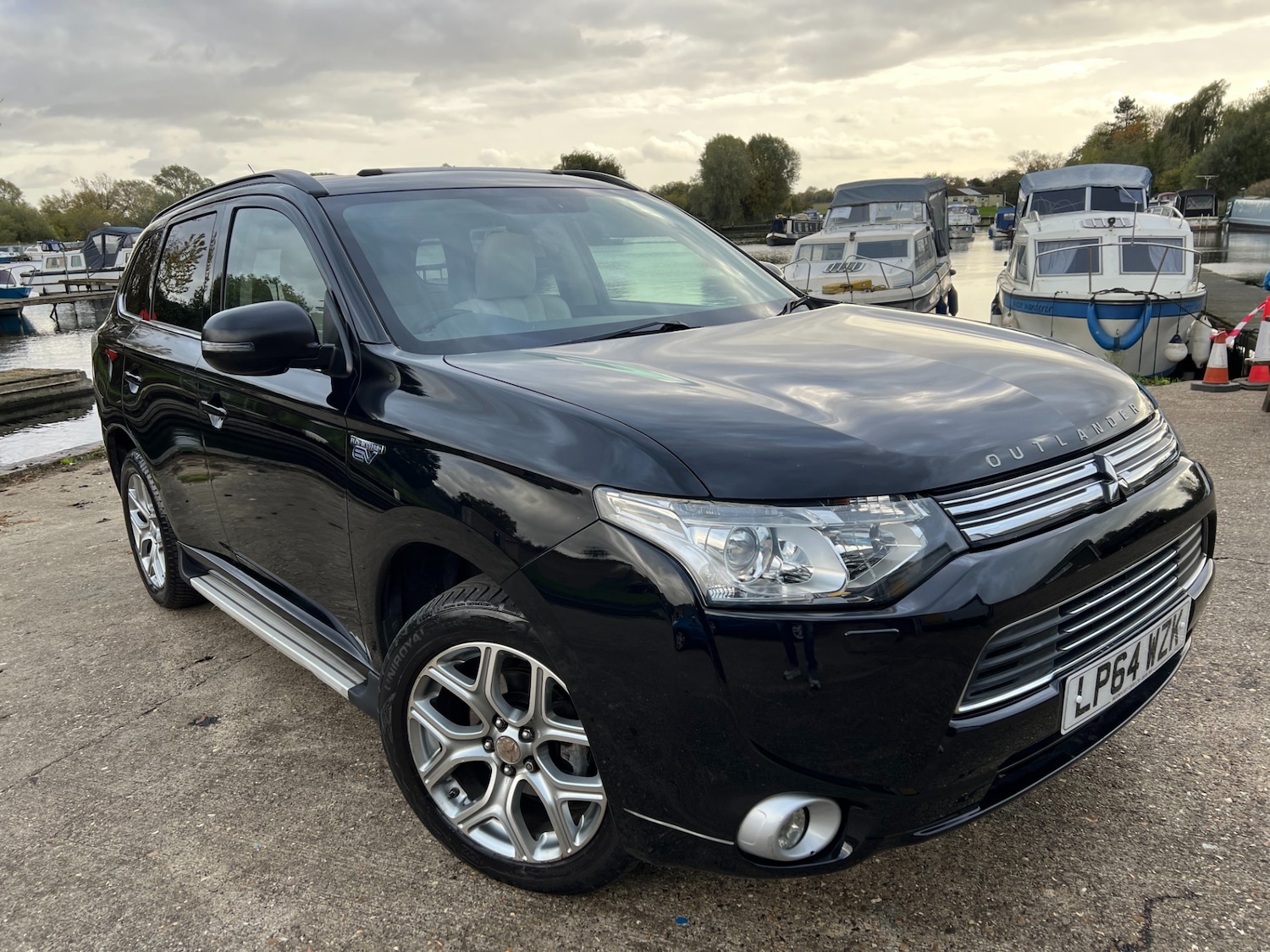 Used Mitsubishi Outlander 2015 for sale - 76393453: Photo 3