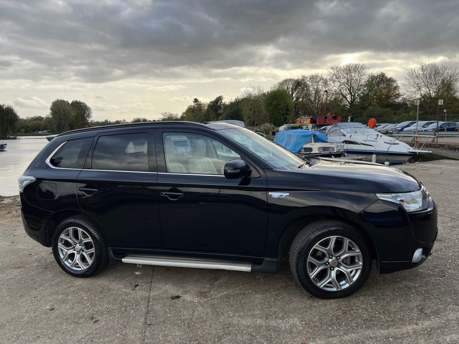 Used Mitsubishi Outlander 2015 for sale - 76393453: Photo 4