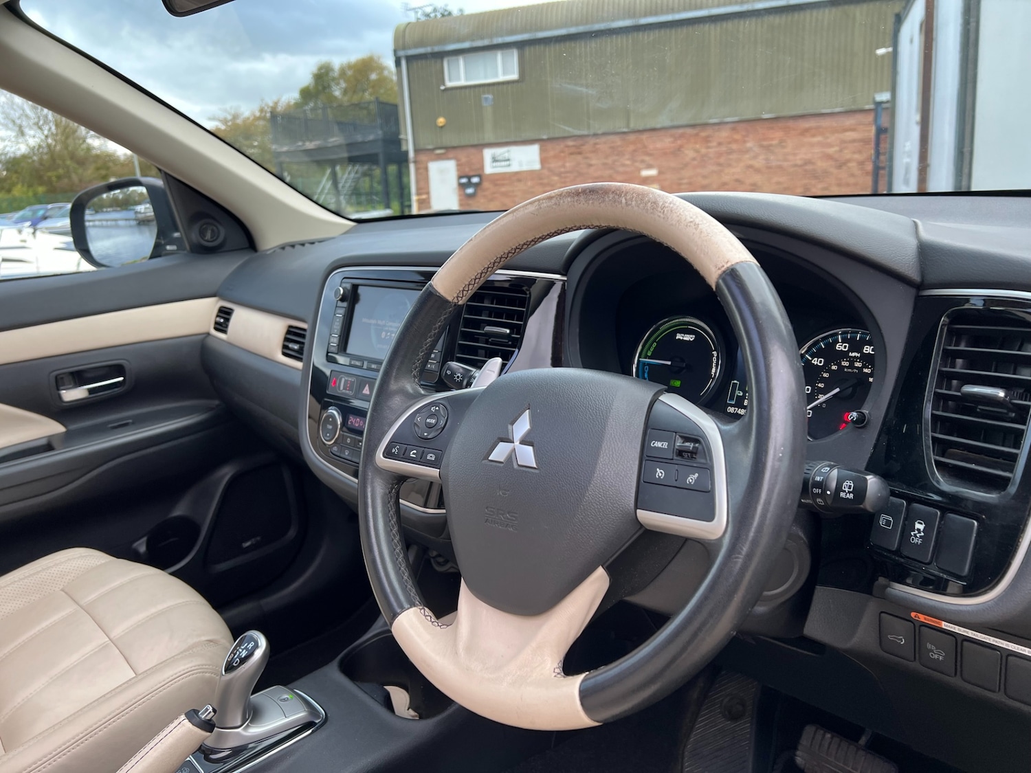 Used Mitsubishi Outlander 2015 for sale - 76393453: Photo 42