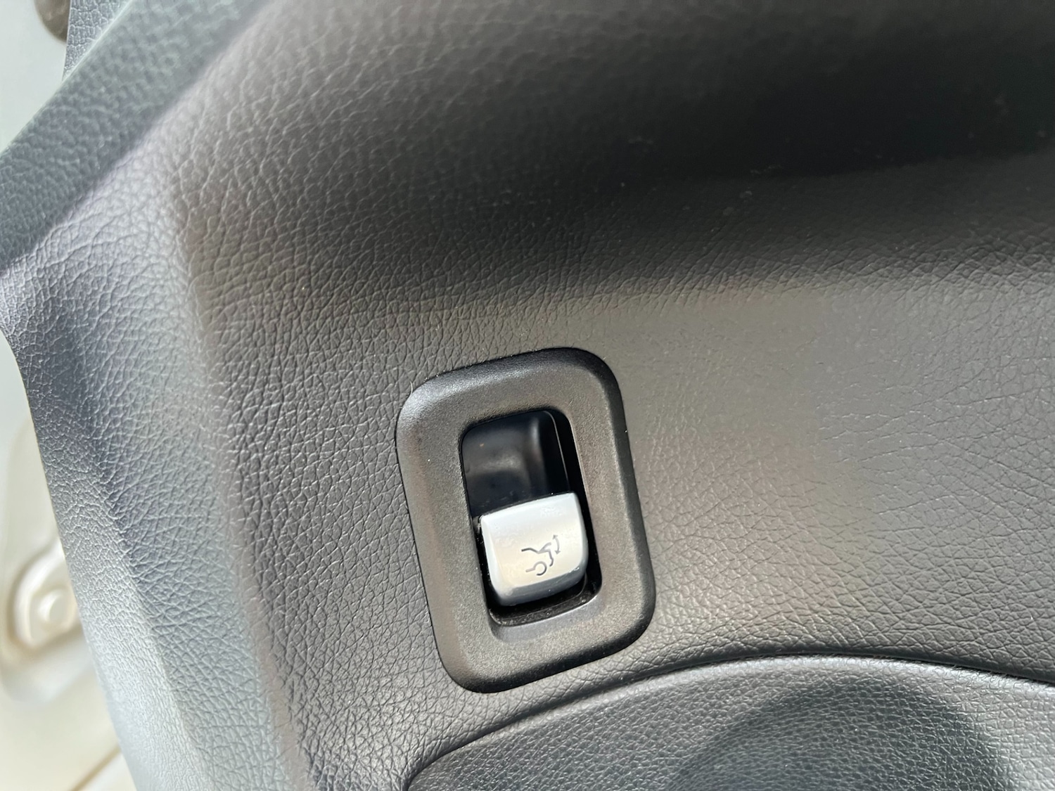 Used Mercedes-Benz C Class 2014 for sale - 77732779: Photo 38