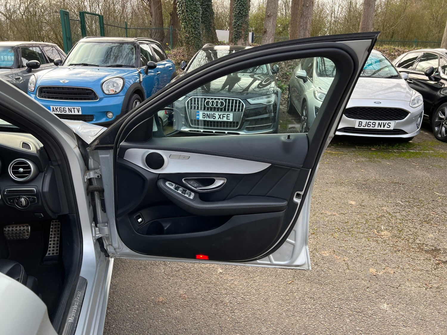 Used Mercedes-Benz C Class 2014 for sale - 77732779: Photo 40