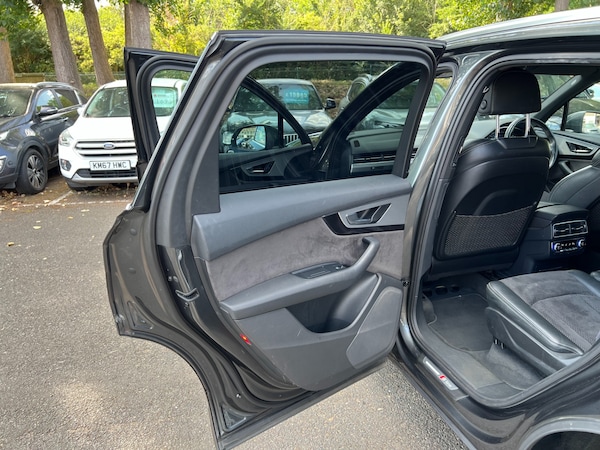 Used Audi Q7 2016 for sale - 75595105: Photo 31