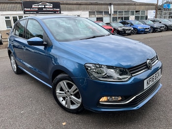 Used Volkswagen Polo 2016 for sale - 75454908: Photo