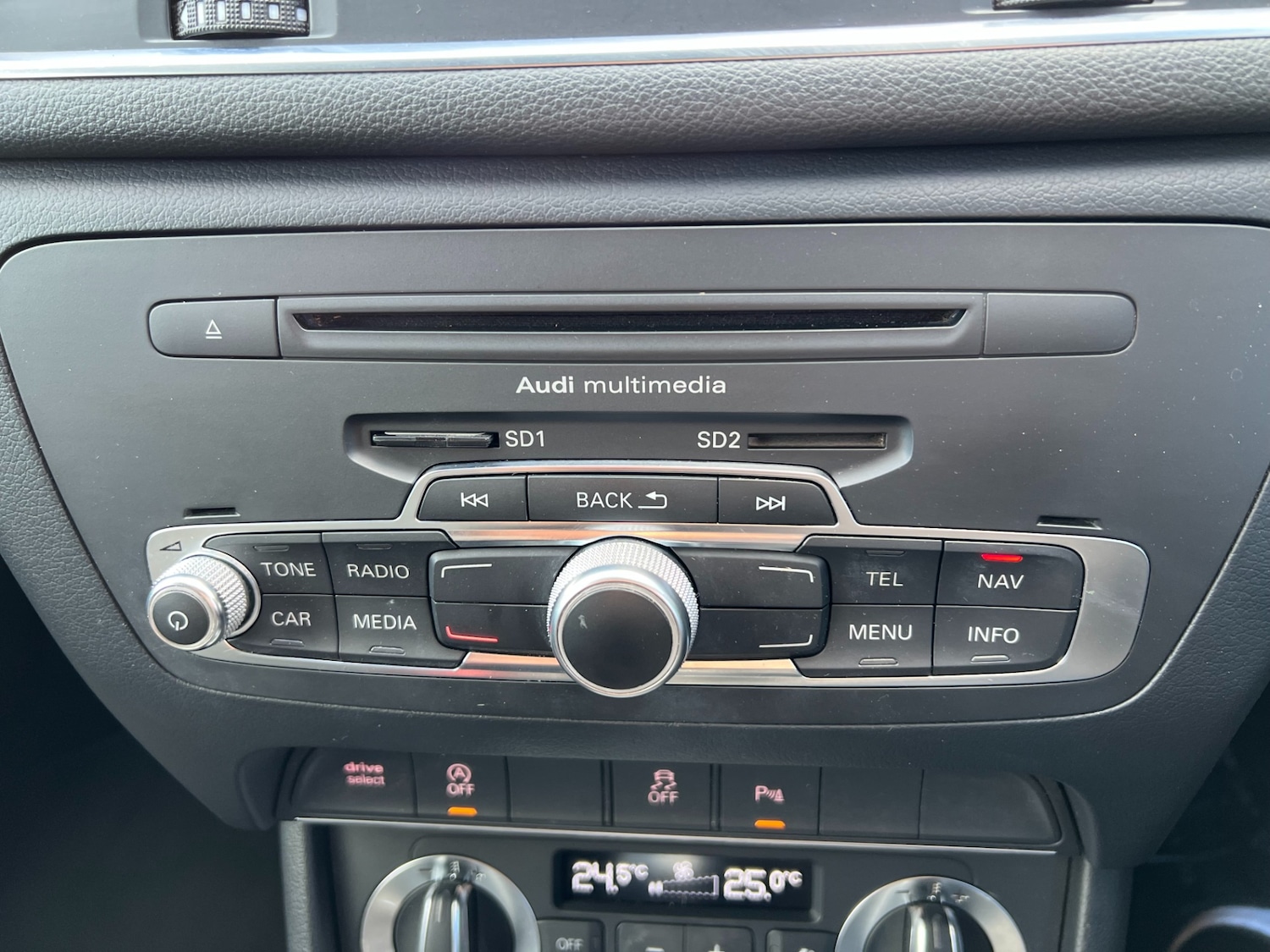 Used Audi Q3 2014 for sale - 78081440: Photo 44