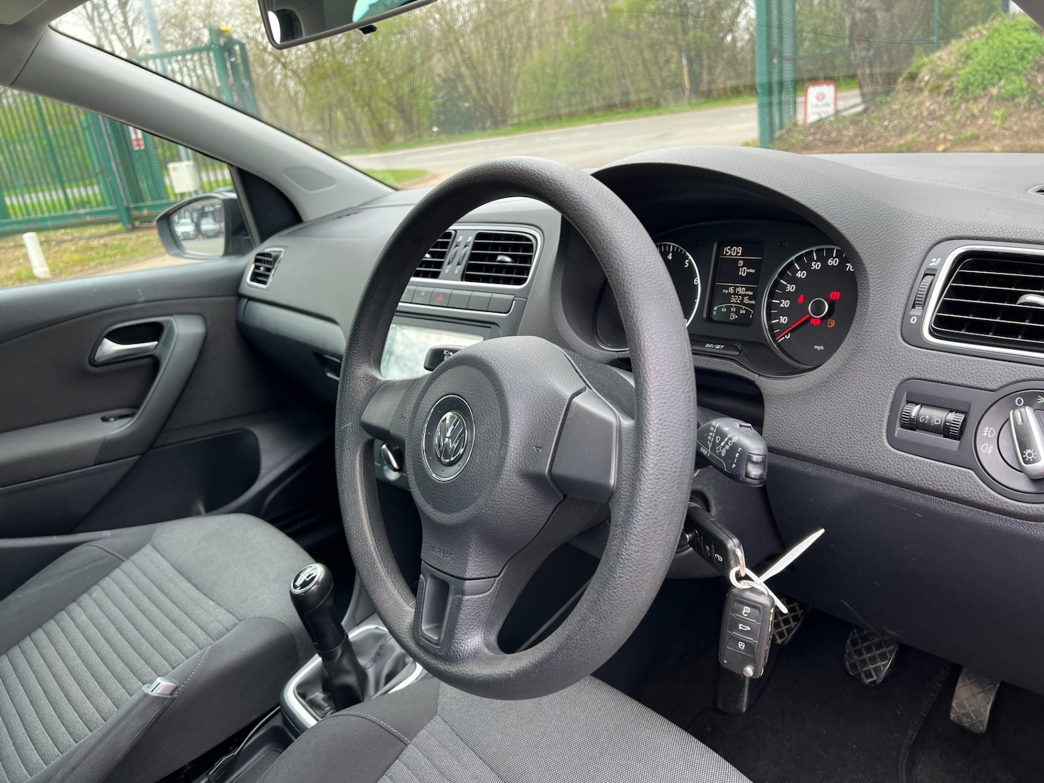 Used Volkswagen Polo 2012 for sale - 77988883: Photo 15