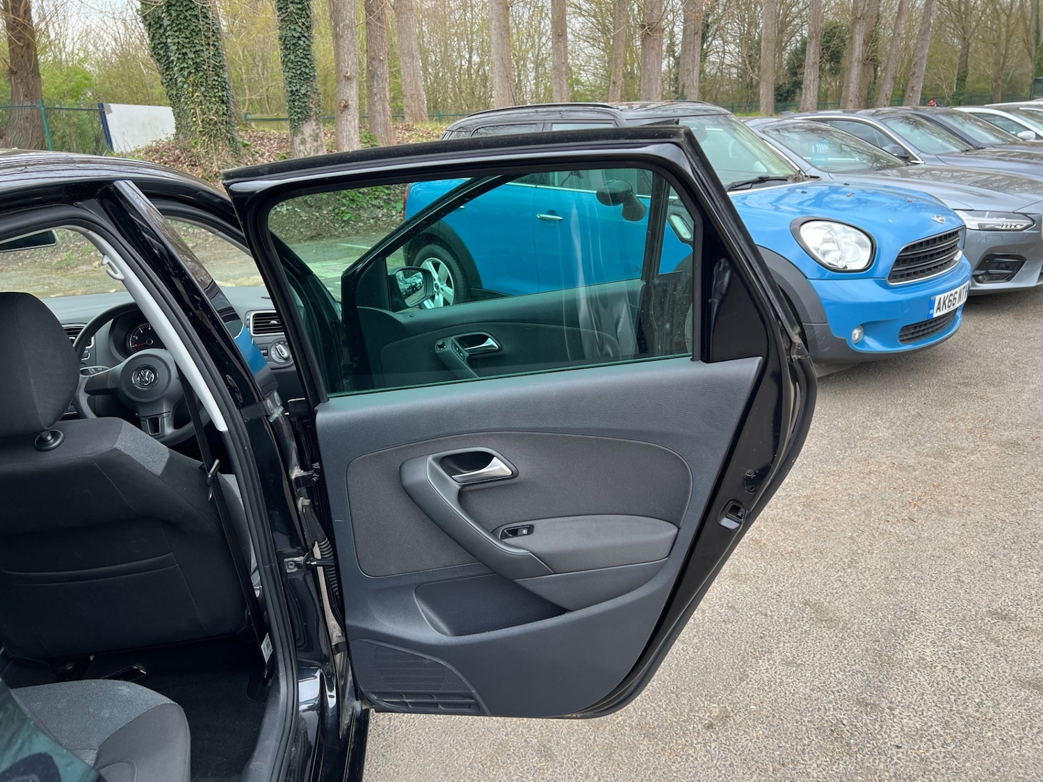 Used Volkswagen Polo 2012 for sale - 77988883: Photo 28