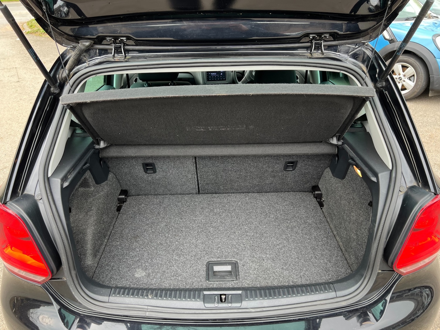 Used Volkswagen Polo 2012 for sale - 77988883: Photo 8