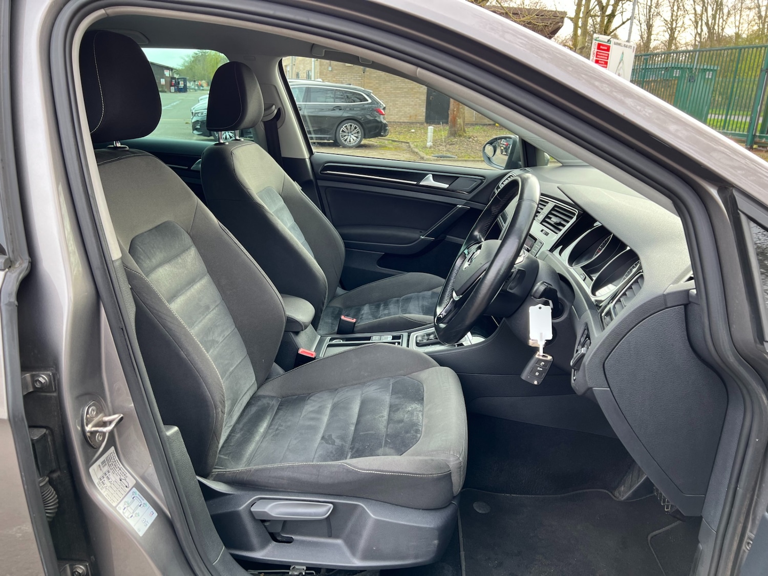 Used Volkswagen Golf 2014 for sale - 77877654: Photo 24