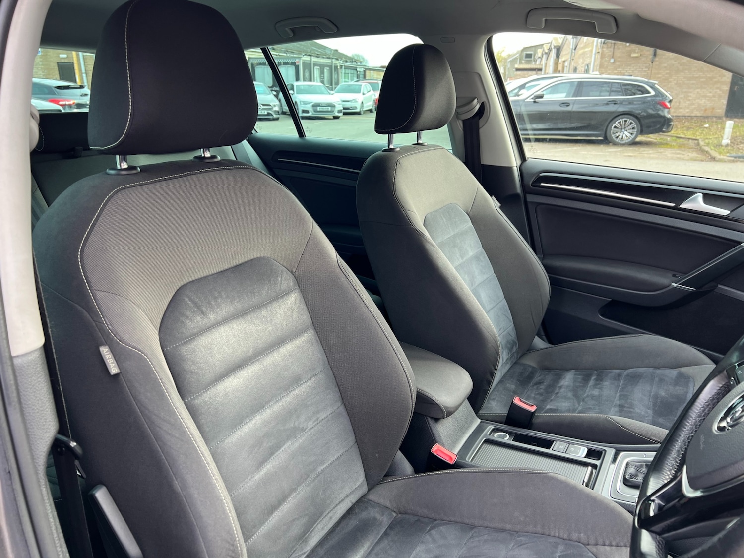 Used Volkswagen Golf 2014 for sale - 77877654: Photo 25