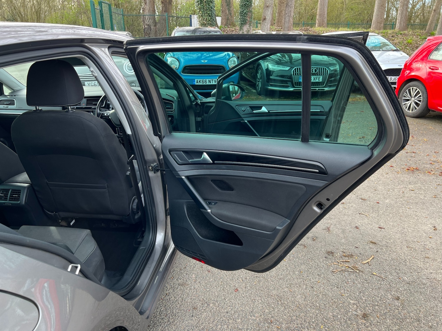 Used Volkswagen Golf 2014 for sale - 77877654: Photo 35