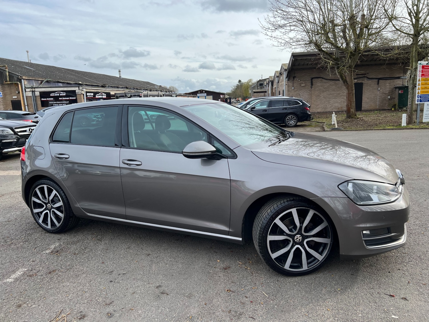 Used Volkswagen Golf 2014 for sale - 77877654: Photo 4