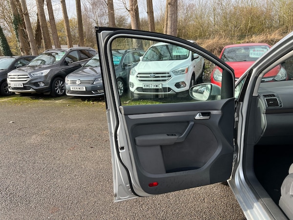 Used Volkswagen Touran 2013 for sale - 73802596: Photo 28