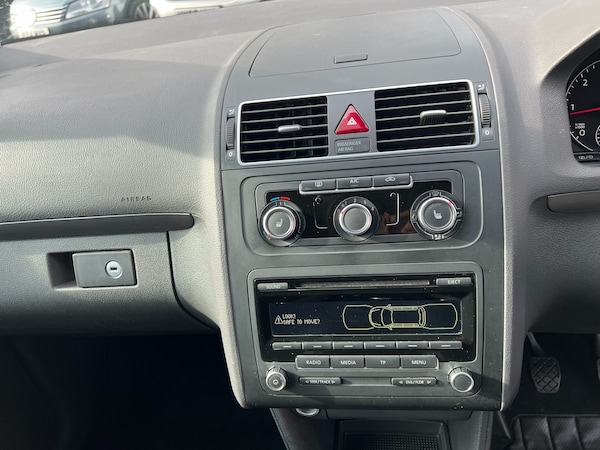Used Volkswagen Touran 2013 for sale - 73802596: Photo 32