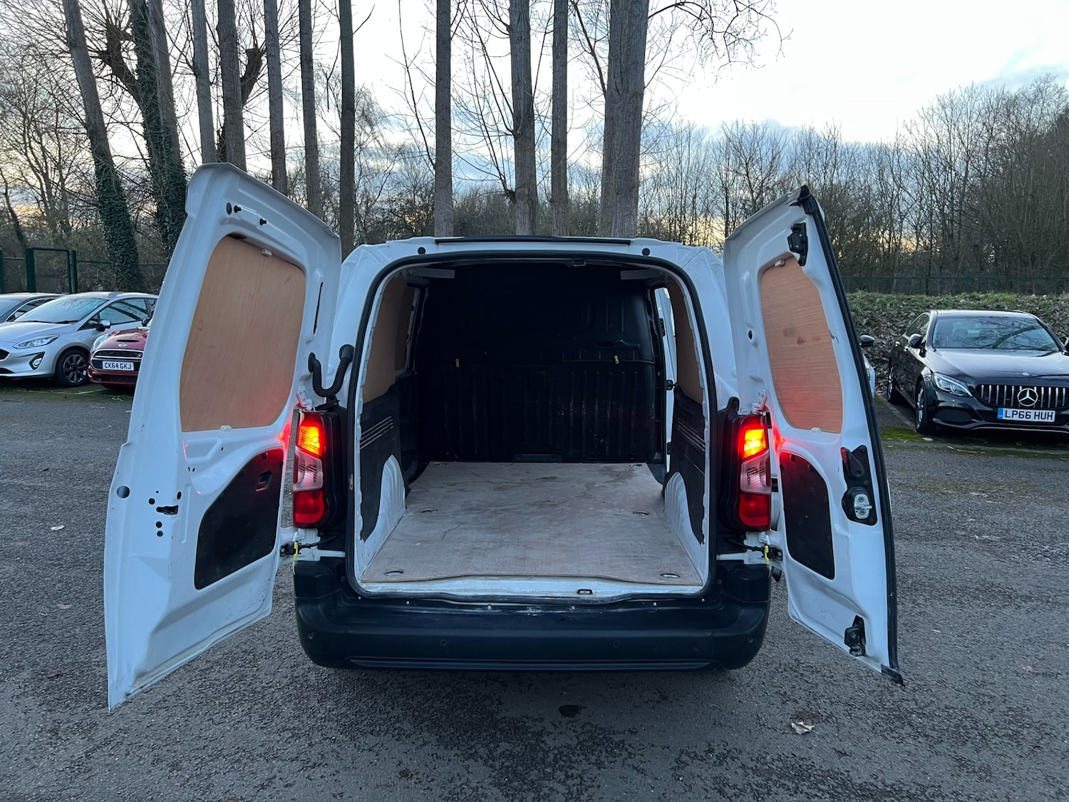 Used Peugeot Partner 2020 for sale - 77261971: Photo 12