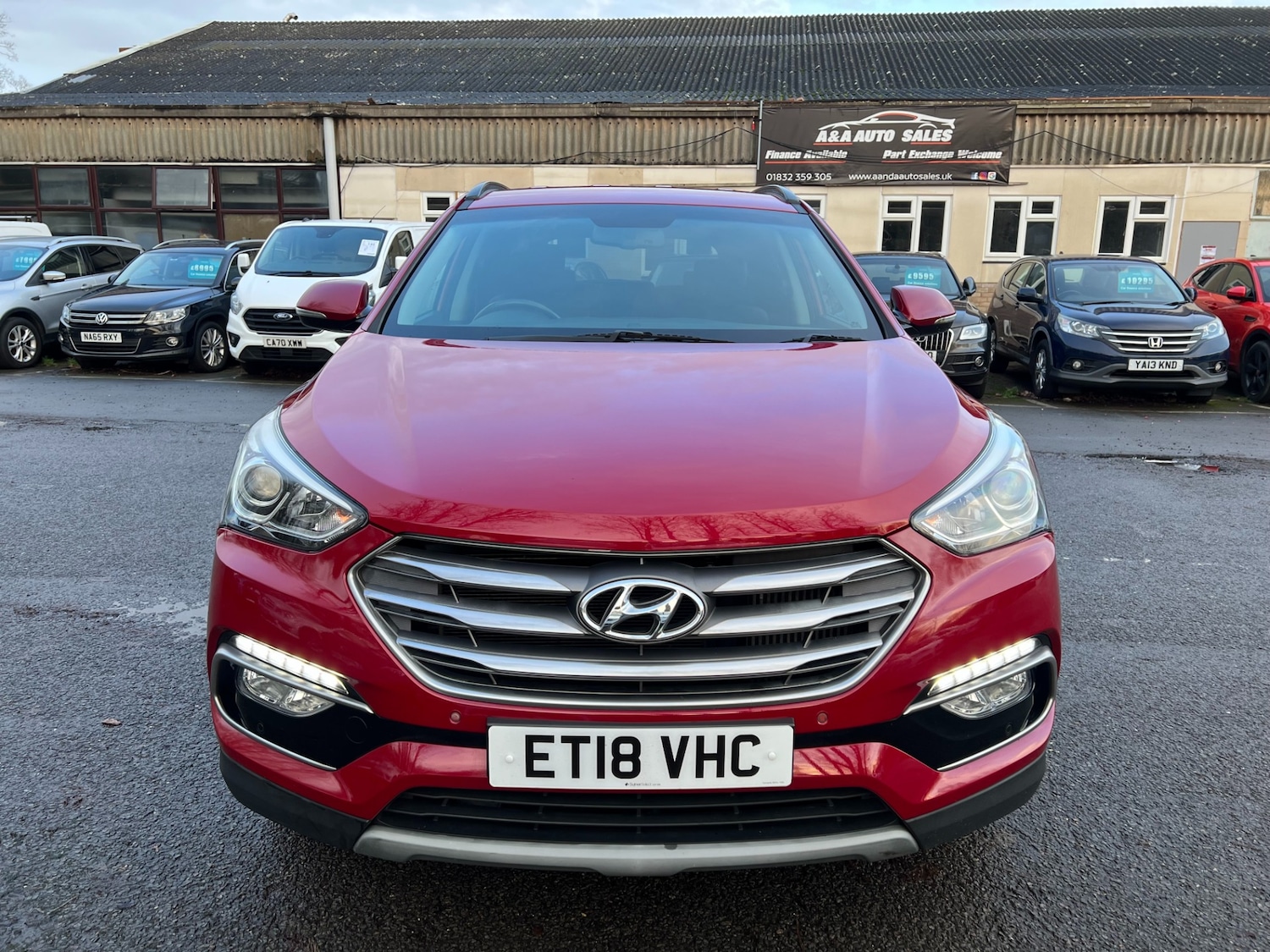 Used Hyundai Santa Fe 2018 for sale - 77300550: Photo 2