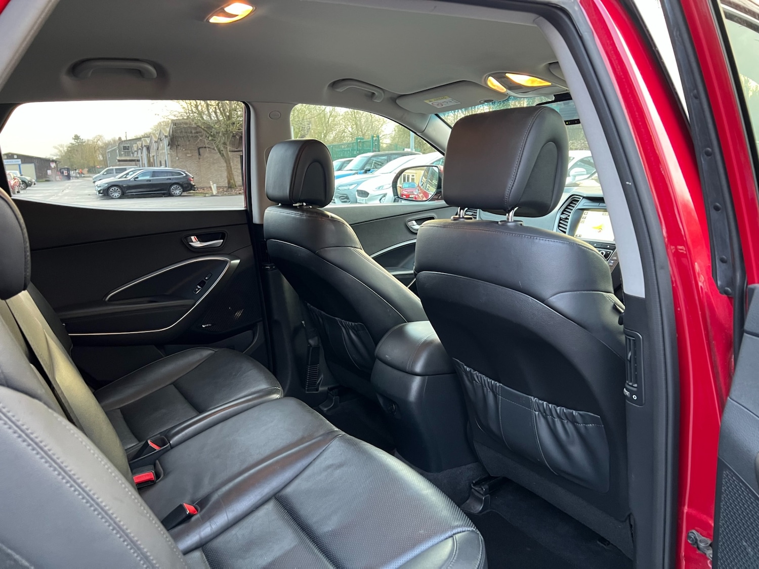 Used Hyundai Santa Fe 2018 for sale - 77300550: Photo 27