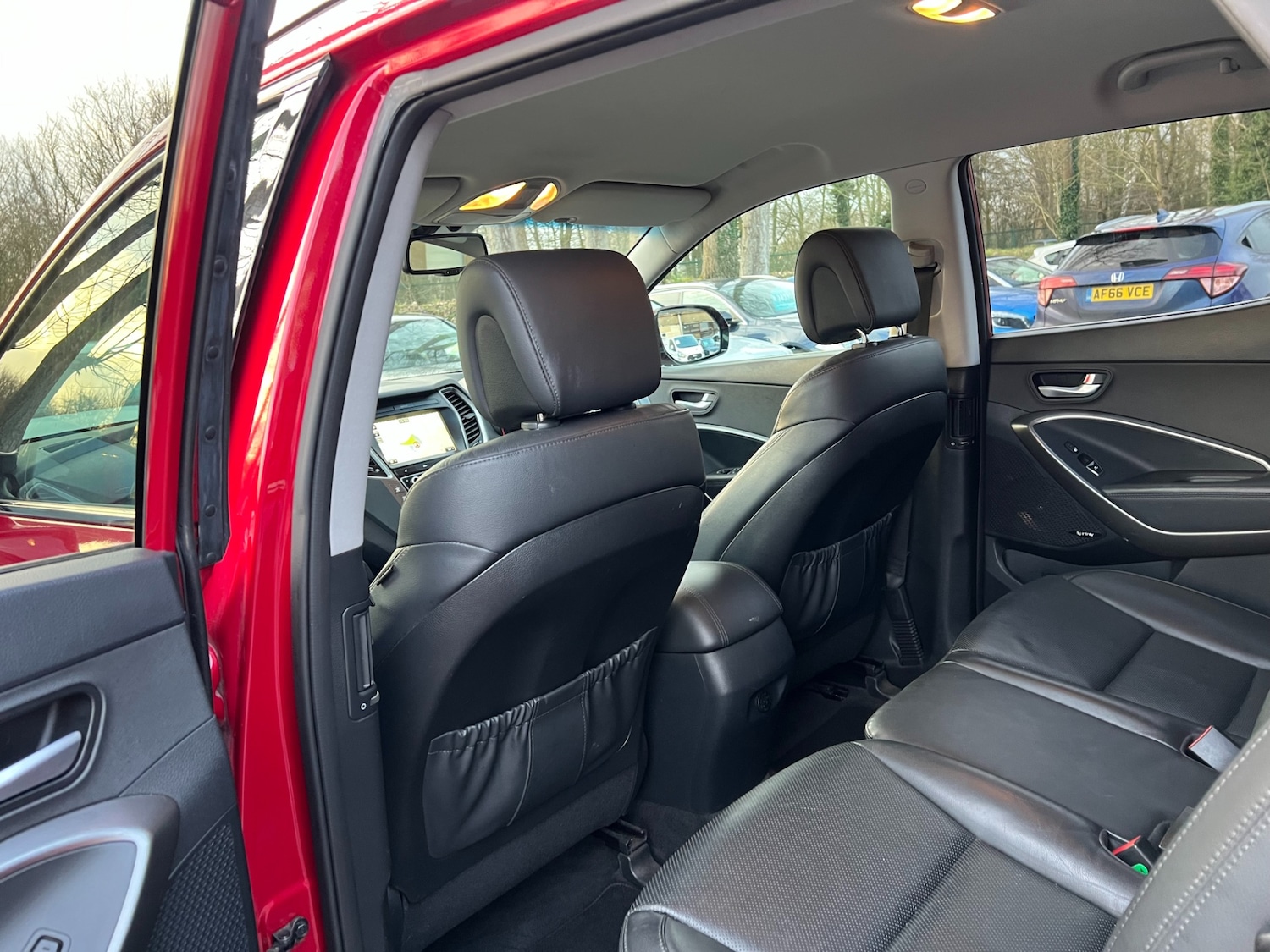 Used Hyundai Santa Fe 2018 for sale - 77300550: Photo 29