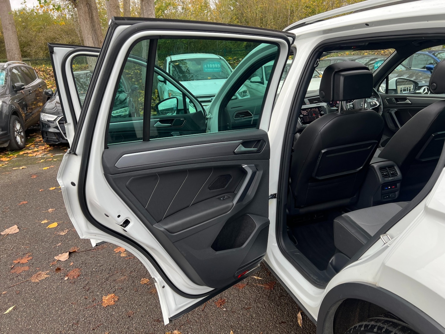 Used Volkswagen Tiguan 2019 for sale - 76544414: Photo 32