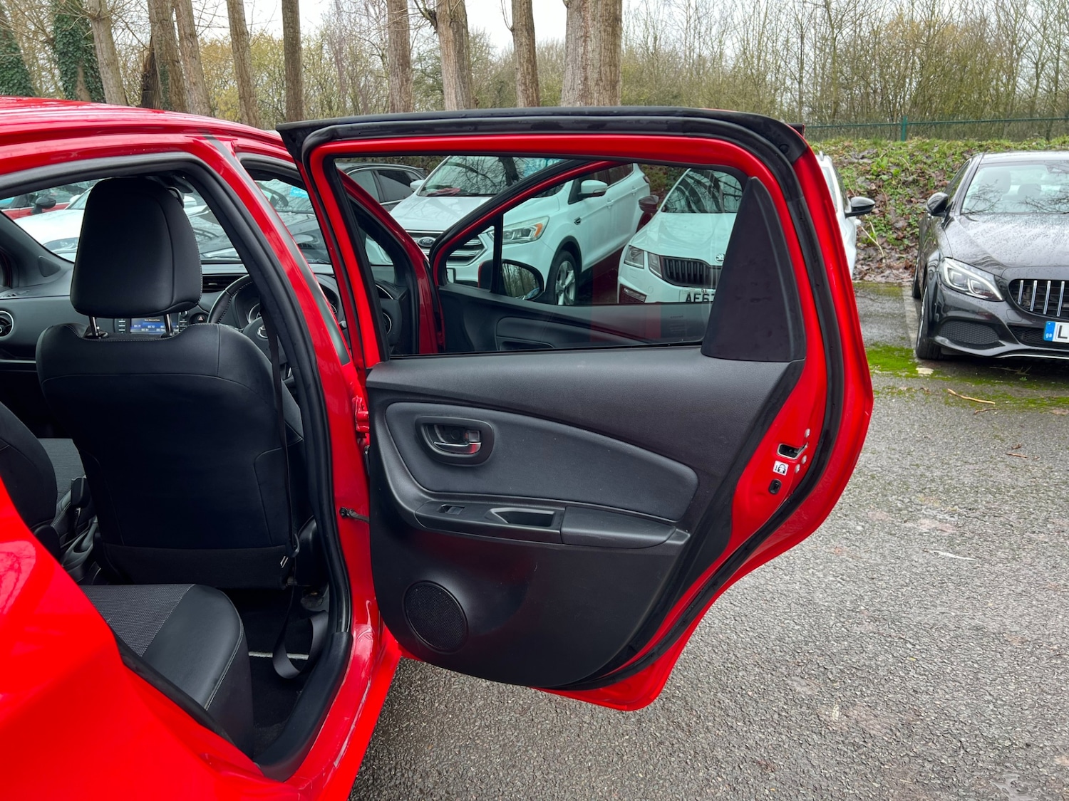 Used Toyota Yaris 2017 for sale - 77247707: Photo 34