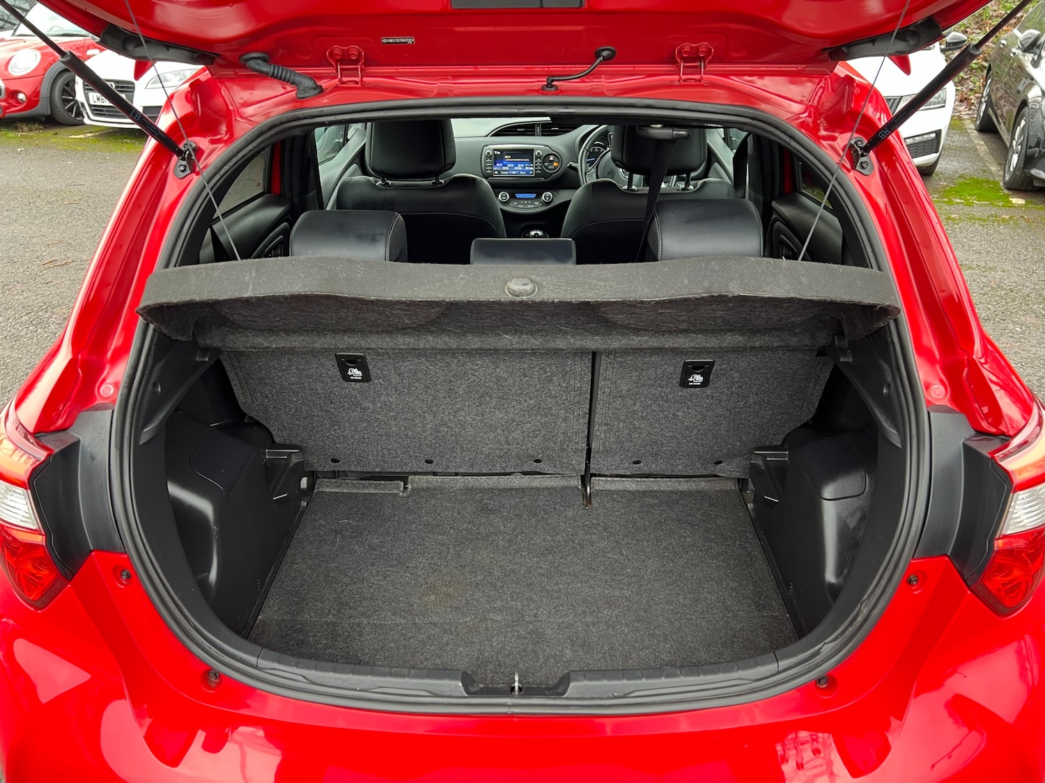 Used Toyota Yaris 2017 for sale - 77247707: Photo 8