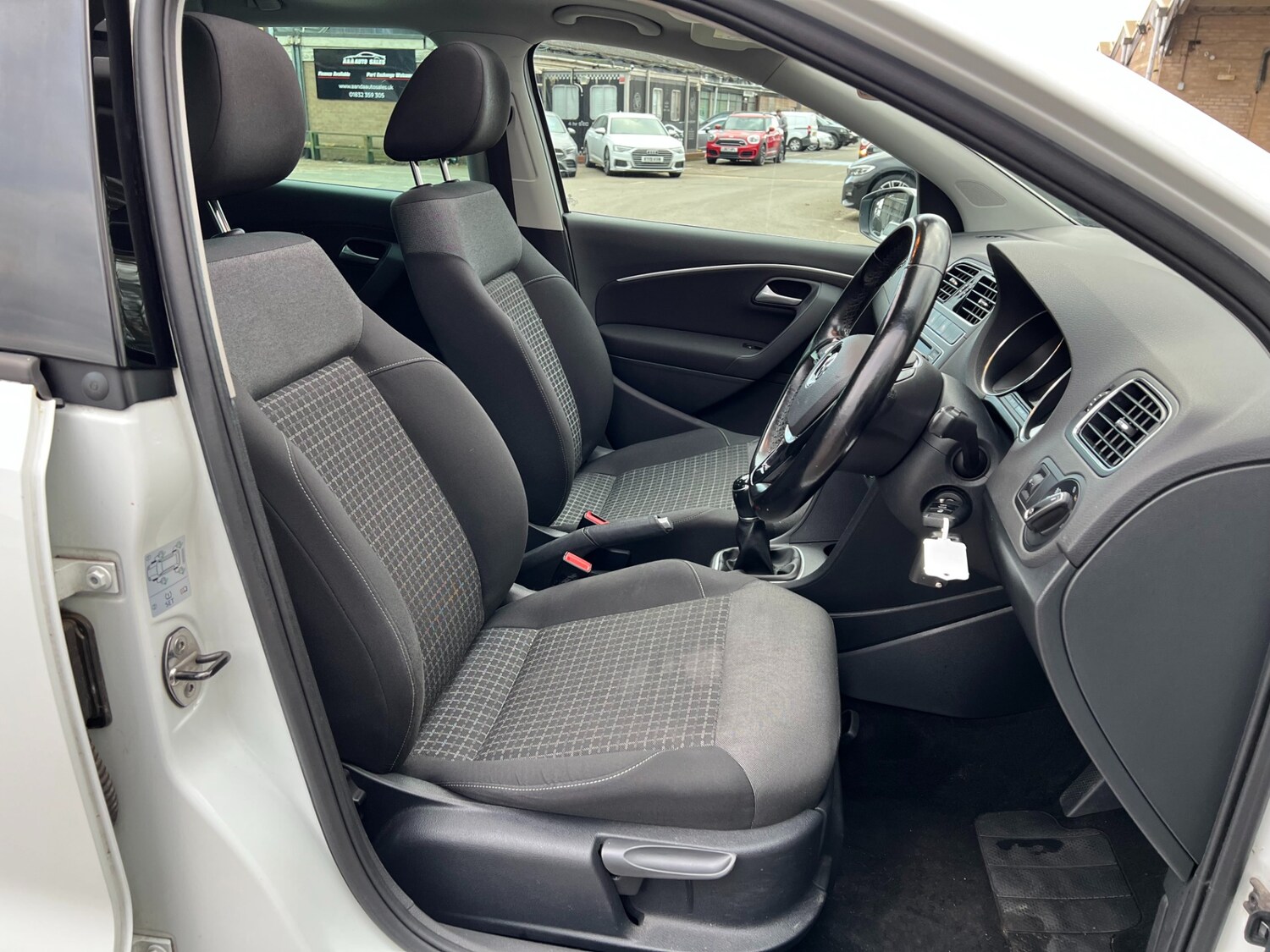 Used Volkswagen Polo 2017 for sale - 77830159: Photo 24