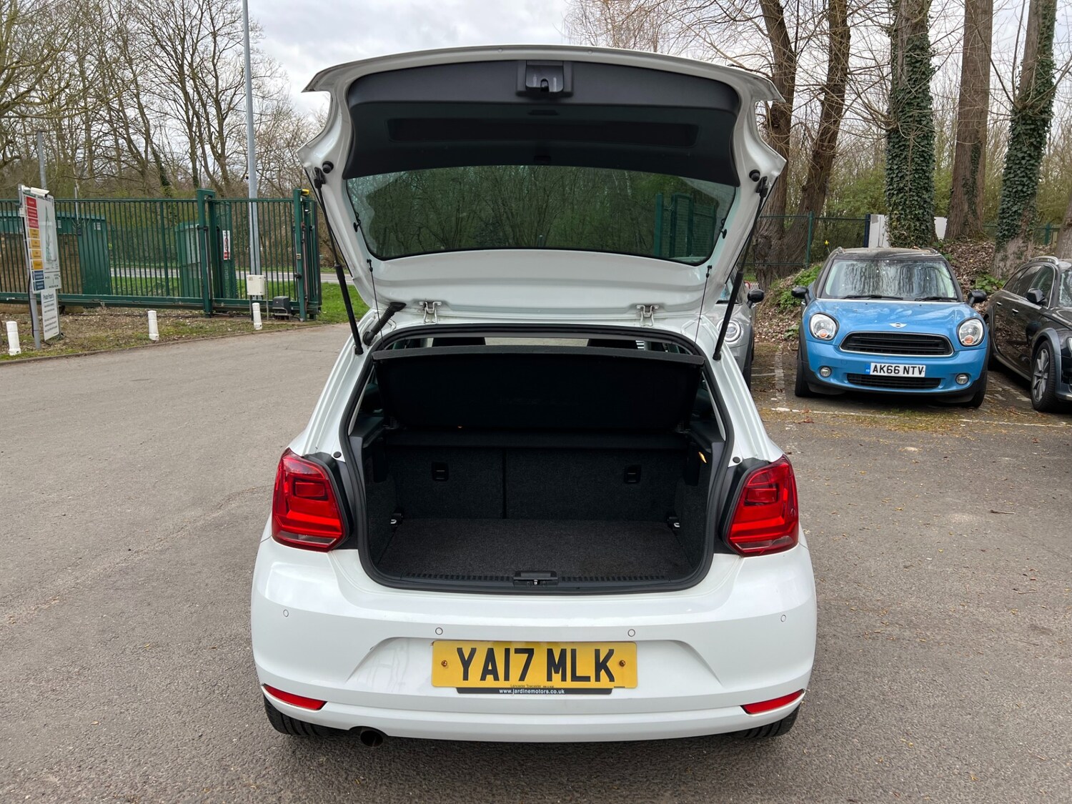 Used Volkswagen Polo 2017 for sale - 77830159: Photo 8