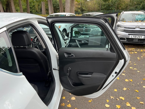 Used Vauxhall Astra 2014 for sale - 76221675: Photo 30